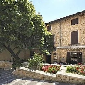 3* Hotel Logis Restaurant Les Geraniums